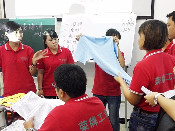 美狮贵宾会员工培训现场